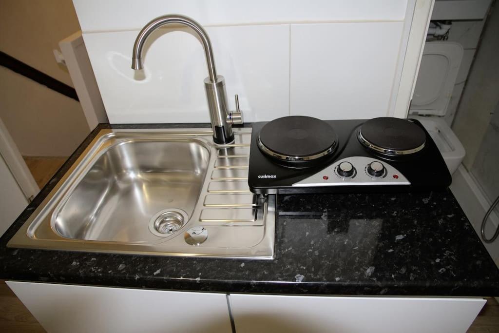 Ensuite With Kitchen Stunning Double-Bed Room In Zone 2 Лондон Экстерьер фото